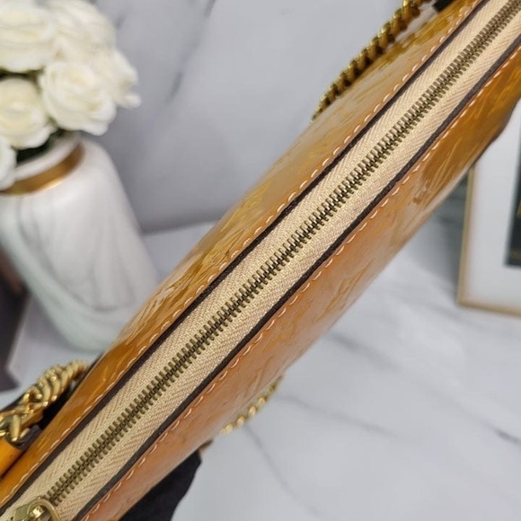 𝅺louis VUITTON VERNIS STA. MONICA CLUTCH - Picture 15 of 17